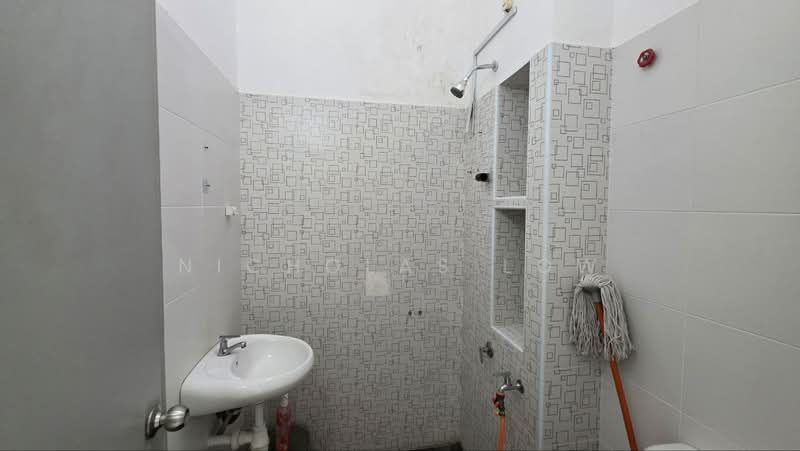 2-storey Terraced House for Rent in Setia Eco Village (Gelang Patah) - Nicholas Low - Bathroom - PropertyGuru.com.my