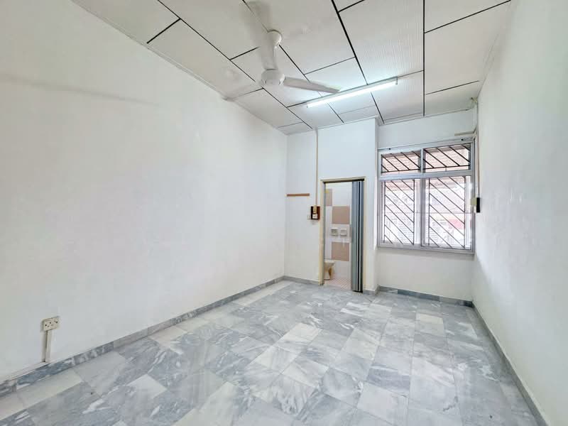 Taman Daya @ Jln Rumbia untuk Untuk Dijual - RM 548,000, Mac 2026 - Interior - PropertyGuru.com.my