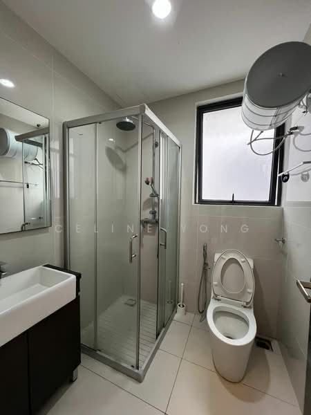 Condominium for Rent at Bay Laurel @ Country Garden Danga Bay - Celine Yong - Bathroom - PropertyGuru.com.my