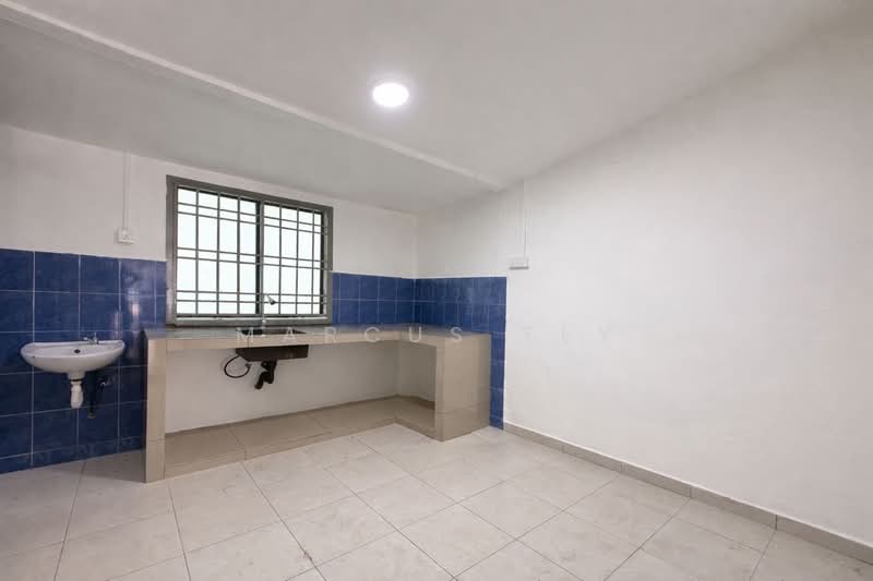 Rumah Teres 1 Tingkat untuk Dijual di Kampung Oren (Ulu Tiram) - Marcus Tey - Kitchen - PropertyGuru.com.my