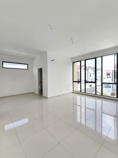 Rumah Teres untuk Dijual di Taman Desa Tebrau (Tebrau) - KT Tan - Living Room - PropertyGuru.com.my