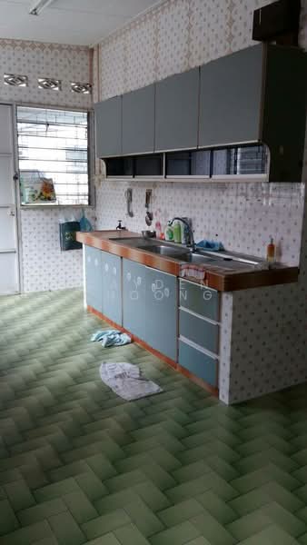 Island Park Semi-D ( Huge Garden ) untuk Untuk Dijual - RM 2,800,000, Mac 2026 - Kitchen - PropertyGuru.com.my