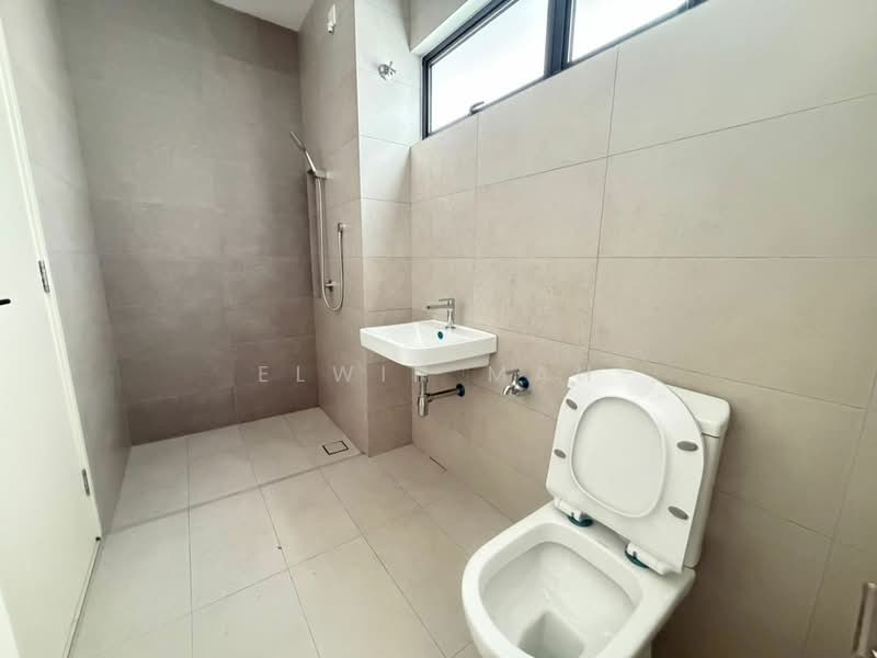 2-storey Terraced House for Sale in Kota Emerald (Rawang) - Elwin Mah - Bathroom - PropertyGuru.com.my