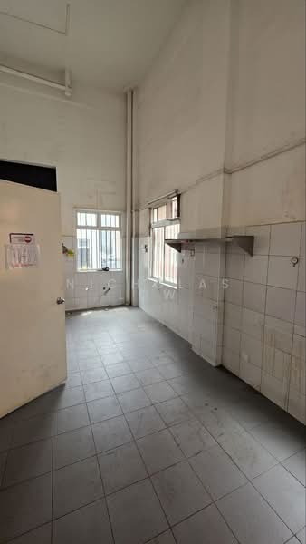 Shop for Rent in Austin Heights (Tebrau) - Nicholas Low - Kitchen - PropertyGuru.com.my