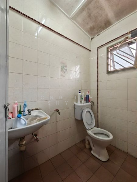 Taman Daya untuk Untuk Dijual - RM 388,000, Mac 2026 - Bathroom - PropertyGuru.com.my