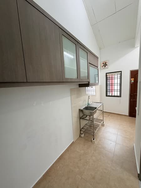 1-storey Terraced House for Rent in Johor Bahru (Johor) - Jeff Chan - Wet Kitchen - PropertyGuru.com.my