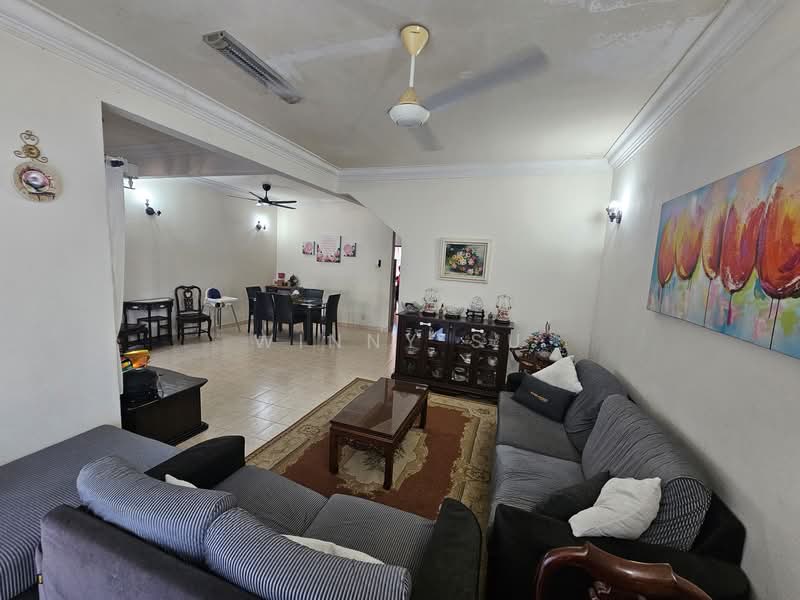 Bukit Jelutong untuk Untuk Dijual - RM 780,000, Mac 2026 - Living Room - PropertyGuru.com.my