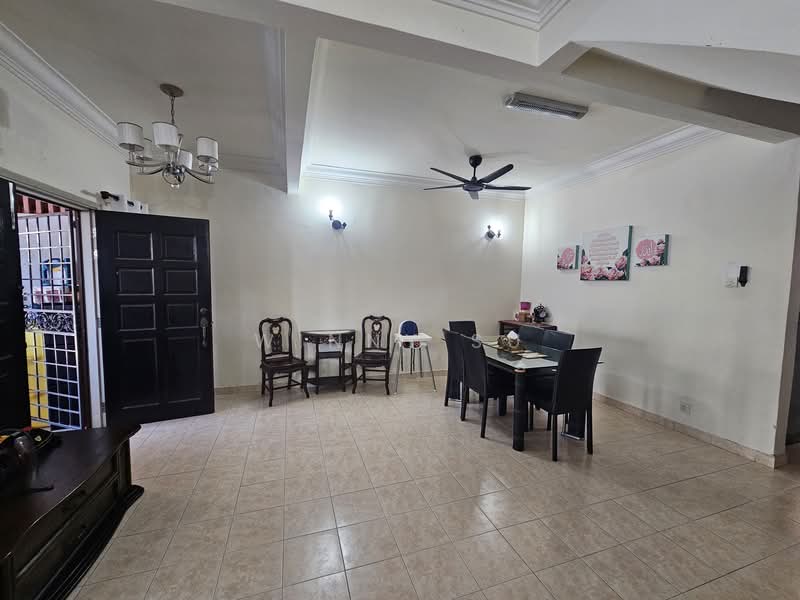 Bukit Jelutong untuk Untuk Dijual - RM 780,000, Mac 2026 - Living Room - PropertyGuru.com.my
