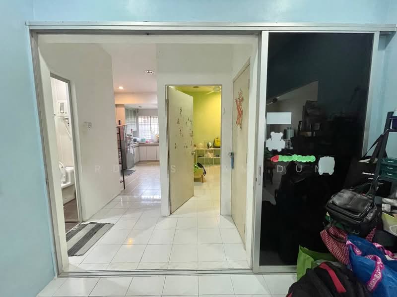1-storey Terraced House for Sale in Lestari Putra (Seri Kembangan) - Firdaus Hamidun - PropertyGuru.com.my