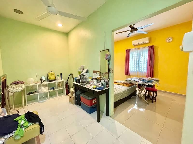 1-storey Terraced House for Sale in Lestari Putra (Seri Kembangan) - Firdaus Hamidun - PropertyGuru.com.my