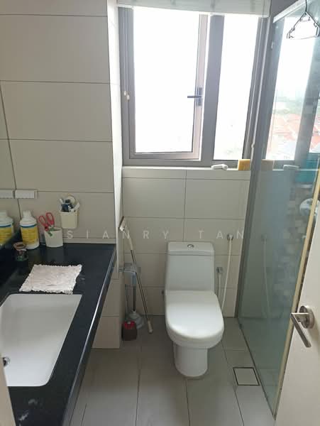 Condominium for Sale at KM1 East - Sianry Tan - Bathroom - PropertyGuru.com.my