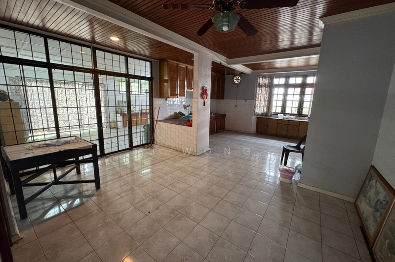 Dry Kitchen & Dining