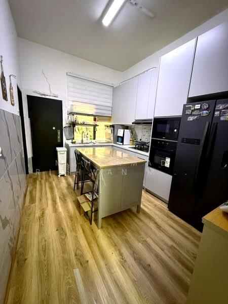 Bandar Nusaputra untuk Untuk Dijual - RM 620,000, Mac 2026 - Kitchen - PropertyGuru.com.my