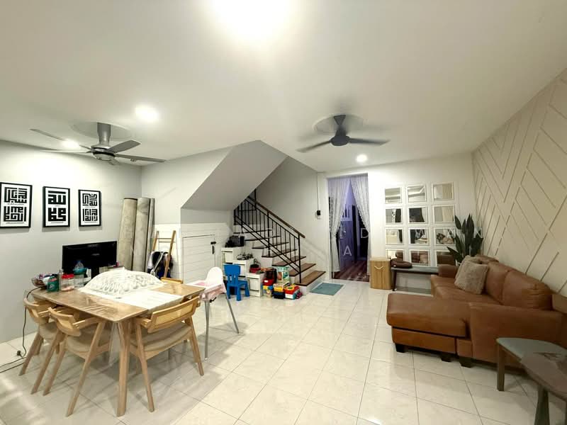 Bandar Nusaputra untuk Untuk Dijual - RM 620,000, Mac 2026 - Living Room - PropertyGuru.com.my