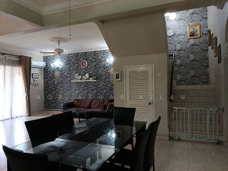 Bukit Jelutong untuk Untuk Dijual - RM 750,000, Mac 2026 - Living Room - PropertyGuru.com.my