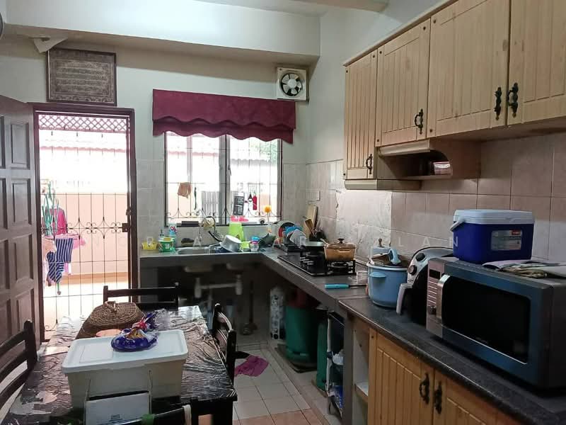 Bukit Jelutong untuk Untuk Dijual - RM 750,000, Mac 2026 - Kitchen - PropertyGuru.com.my