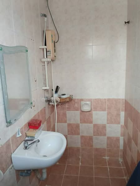 Bukit Jelutong untuk Untuk Dijual - RM 750,000, Mac 2026 - Bathroom - PropertyGuru.com.my
