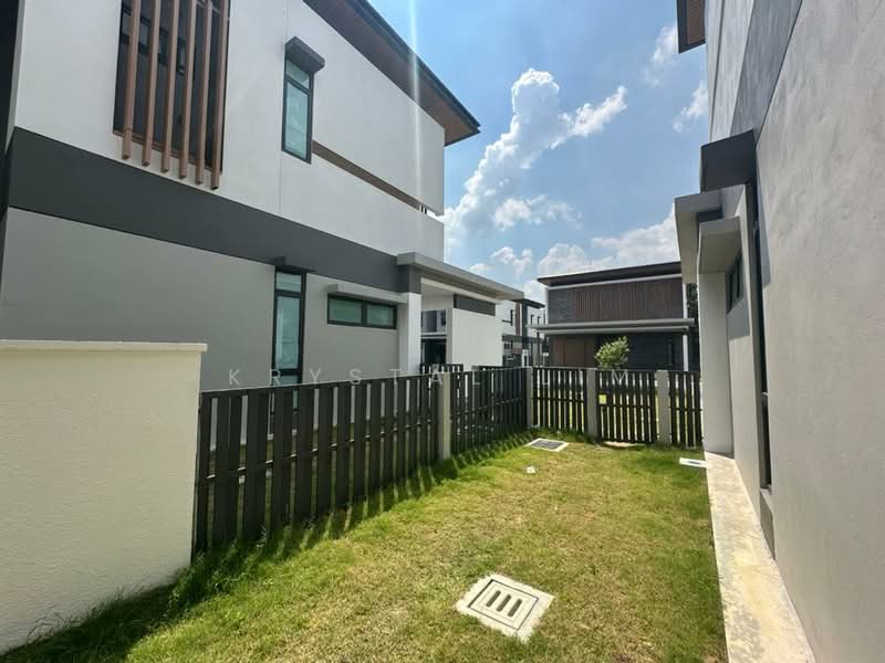 Semi-Detached House for Sale in Cyberjaya (Selangor) - Krystal Lim - Exterior - PropertyGuru.com.my