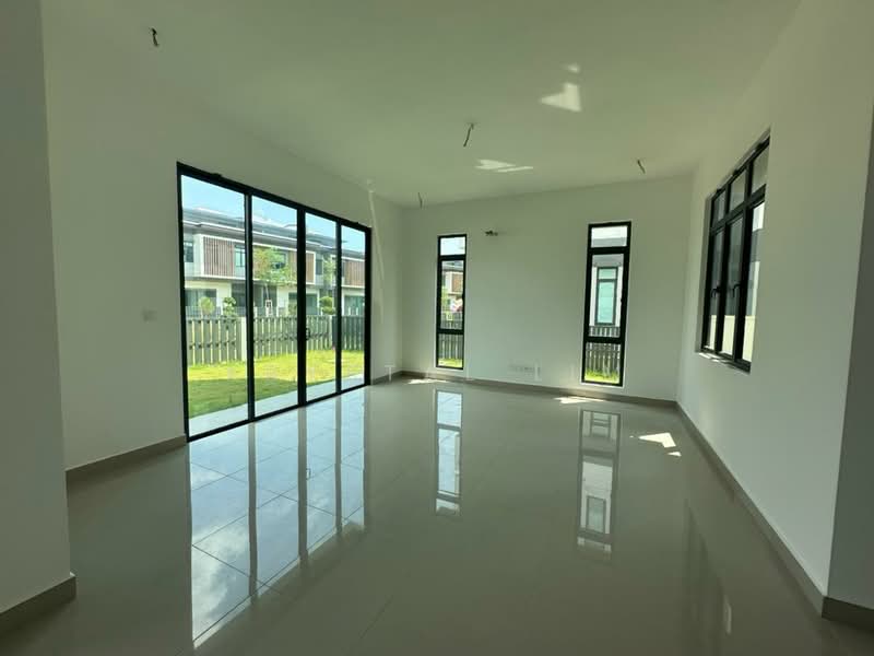 Semi-Detached House for Sale in Cyberjaya (Selangor) - Krystal Lim - Living Room - PropertyGuru.com.my