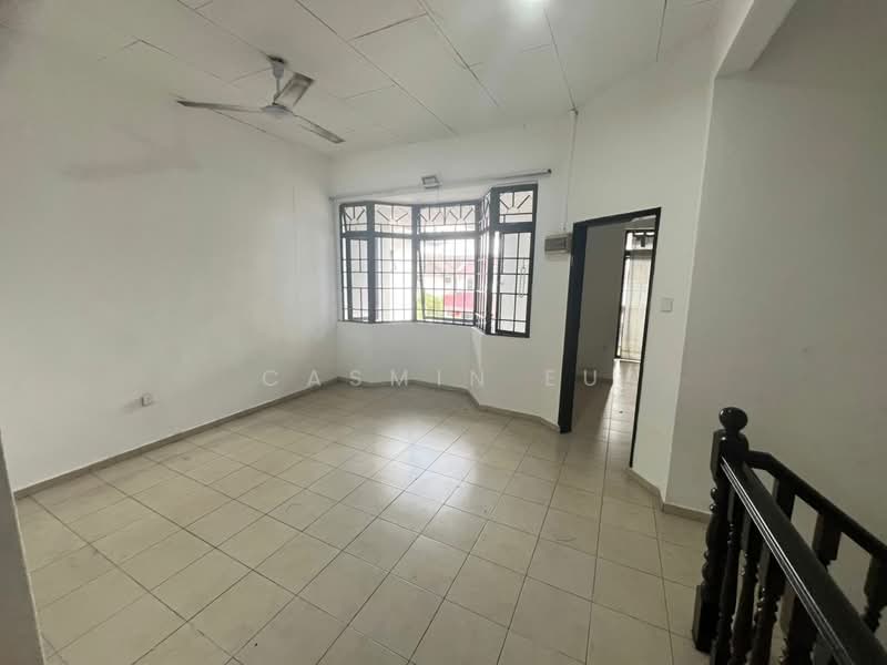 2-storey Terraced House for Rent in Taman Johor Jaya (Johor Bahru) - Casmin Eu - Living Room - PropertyGuru.com.my