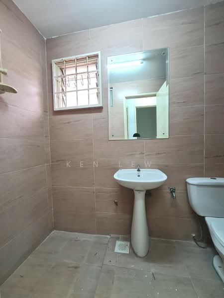 (Good Deal - Basic) Taman Bukit Segar Jaya 2 untuk Untuk Dijual - RM 885,000, Mac 2026 - Bathroom - PropertyGuru.com.my