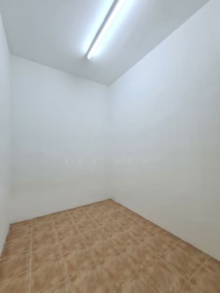 (Good Deal - Basic) Taman Bukit Segar Jaya 2 untuk Untuk Dijual - RM 885,000, Mac 2026 - Small room - PropertyGuru.com.my