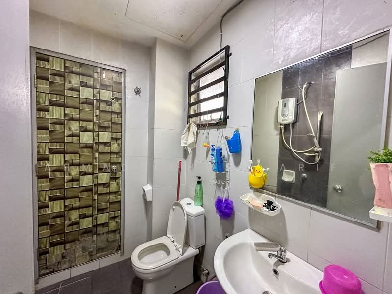 Laman Orkid Nilai Impian untuk Untuk Dijual - RM 495,000, Mac 2026 - Bathroom - PropertyGuru.com.my
