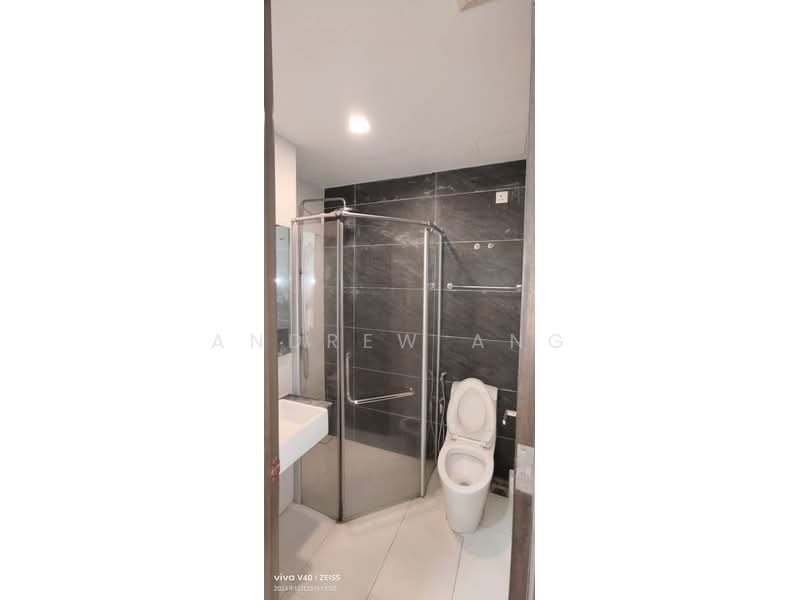 Bay Point @ Country Garden Danga Bay untuk Untuk Disewa - RM 2,600 /bulan, Mac 2026 - Bathroom - PropertyGuru.com.my