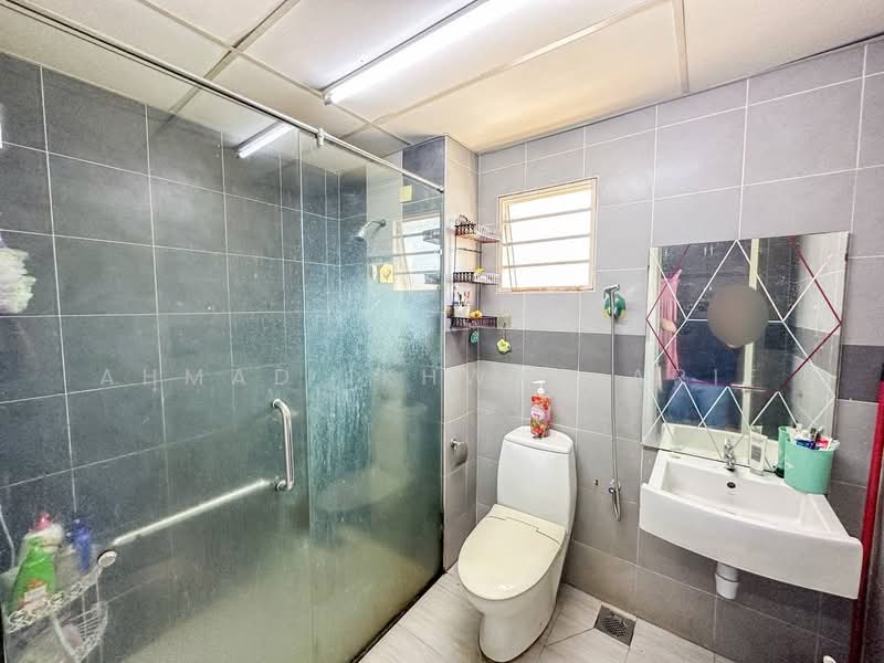Seri Wirani 8 untuk Untuk Dijual - RM 575,000, Mac 2026 - Bathroom - PropertyGuru.com.my