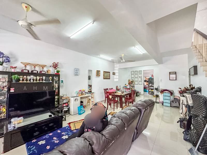 Seri Wirani 8 untuk Untuk Dijual - RM 575,000, Mac 2026 - Living Room - PropertyGuru.com.my