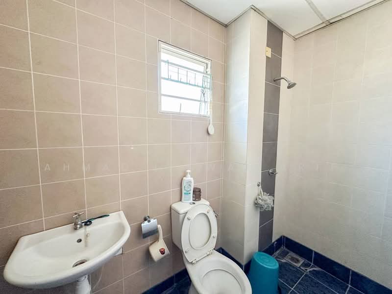 Seri Wirani 8 untuk Untuk Dijual - RM 575,000, Mac 2026 - Bathroom - PropertyGuru.com.my