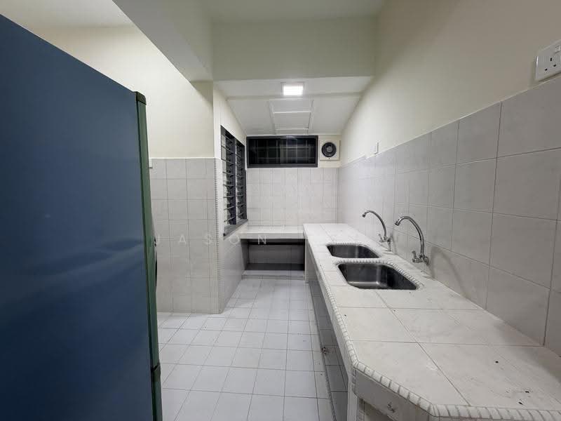 Rumah Flat untuk Dijual di Kuchai Entrepreneurs Park - Jason Tsen - Kitchen - PropertyGuru.com.my