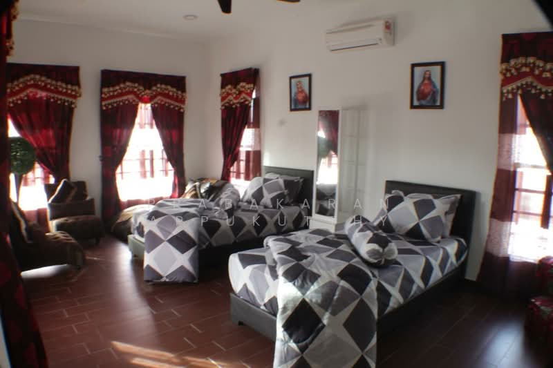 Bungalow for Sale in Port Dickson (Negeri Sembilan) - Prabakaran Appukutthy - Bedroom - PropertyGuru.com.my