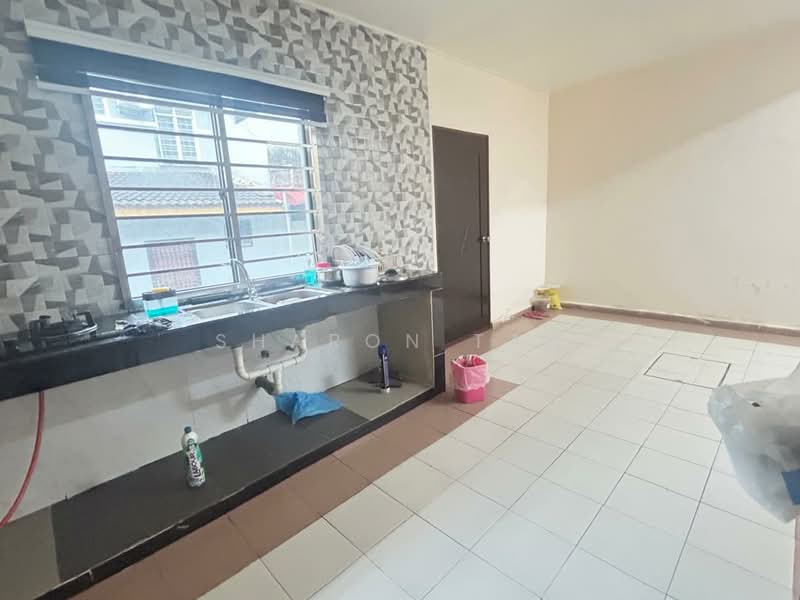 2-storey Terraced House for Sale in Taman Nusa Damai (Pasir Gudang) - Sharon Tan - Kitchen - PropertyGuru.com.my