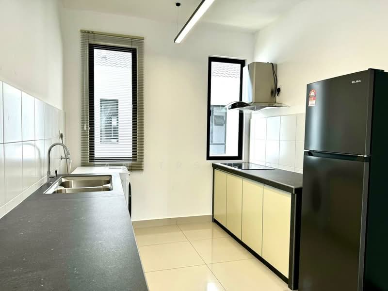 Townhouse for Sale in Bandar Cassia (Batu Kawan) - Anders Ong - Kitchen - PropertyGuru.com.my