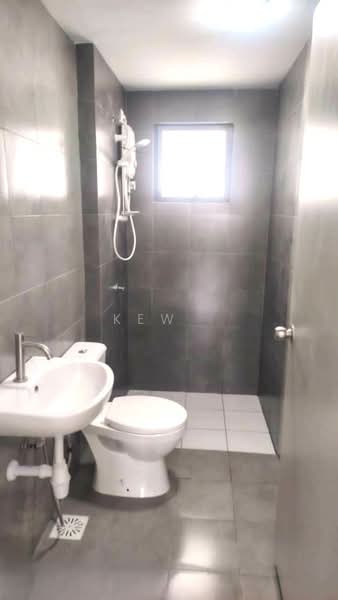 Laman Seri Harmoni (LSH33) untuk Untuk Disewa - RM 1,600 /bulan, Mac 2026 - Bathroom - PropertyGuru.com.my