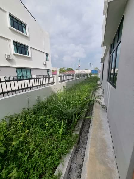 3-storey Terraced House for Sale in Kawasan 2, Taman Menara Maju (Klang) - Oscar Tang - Exterior - PropertyGuru.com.my