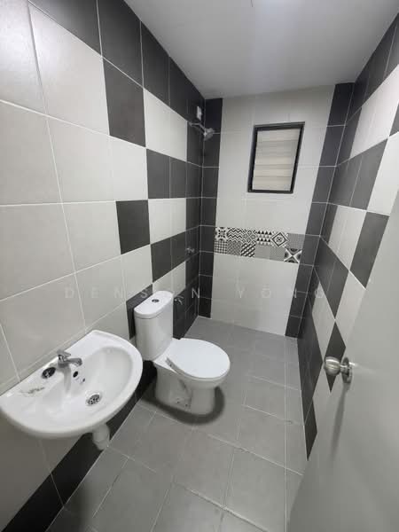 Residensi Emas untuk Untuk Disewa - RM 1,200 /bulan, Mac 2026 - Bathroom - PropertyGuru.com.my