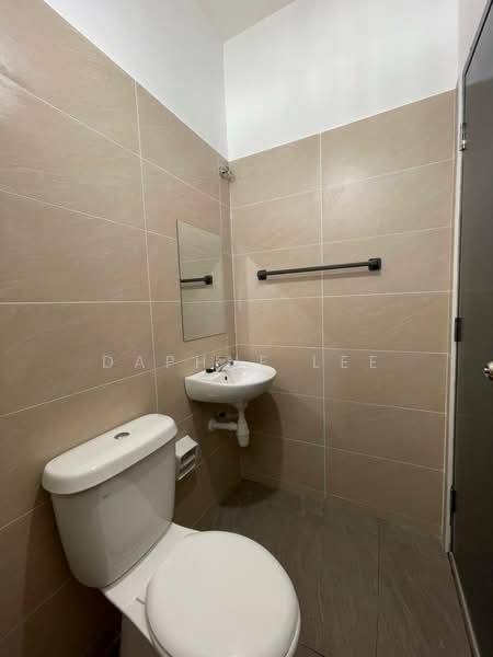 Terraced House for Rent in Bandar Dato Onn (Tebrau) - Daphne Lee - Bathroom - PropertyGuru.com.my
