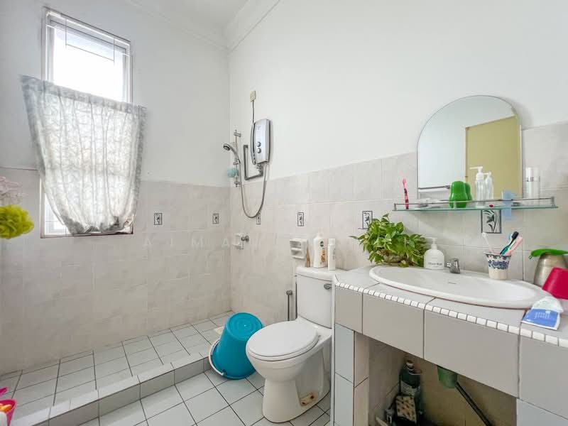 Semi-Detached House for Sale in Bangi (Selangor) - AIMAN ZUHDI - Bathroom - PropertyGuru.com.my