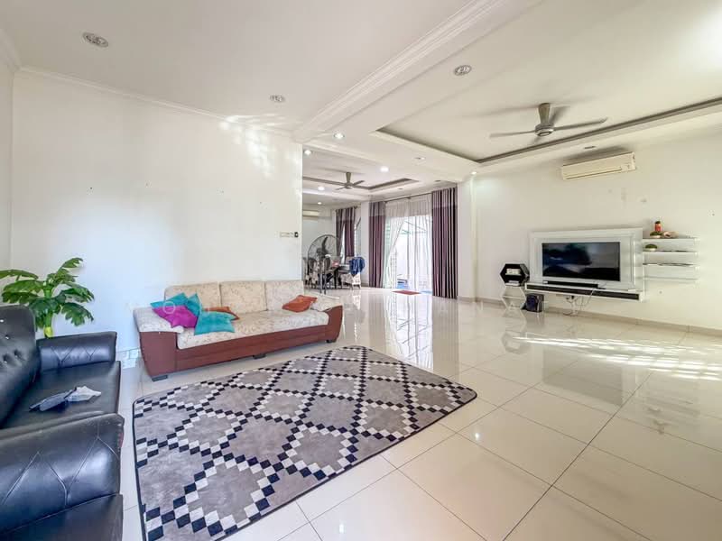 Zero-Lot Bungalow for Sale in Kajang (Selangor) - Mohamad Hanafi - Living Room - PropertyGuru.com.my