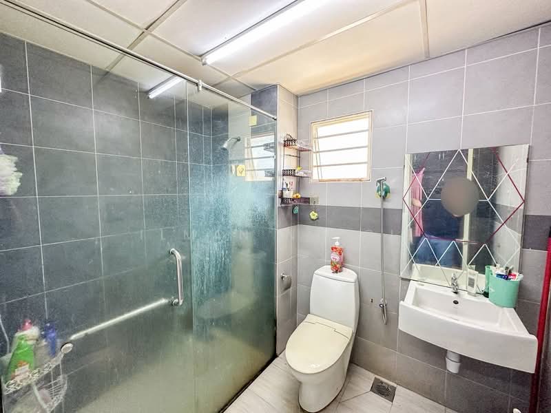2.5-storey Terraced House for Sale in Bandar Baru Bangi (Selangor) - Ilman Nahri - Bathroom - PropertyGuru.com.my