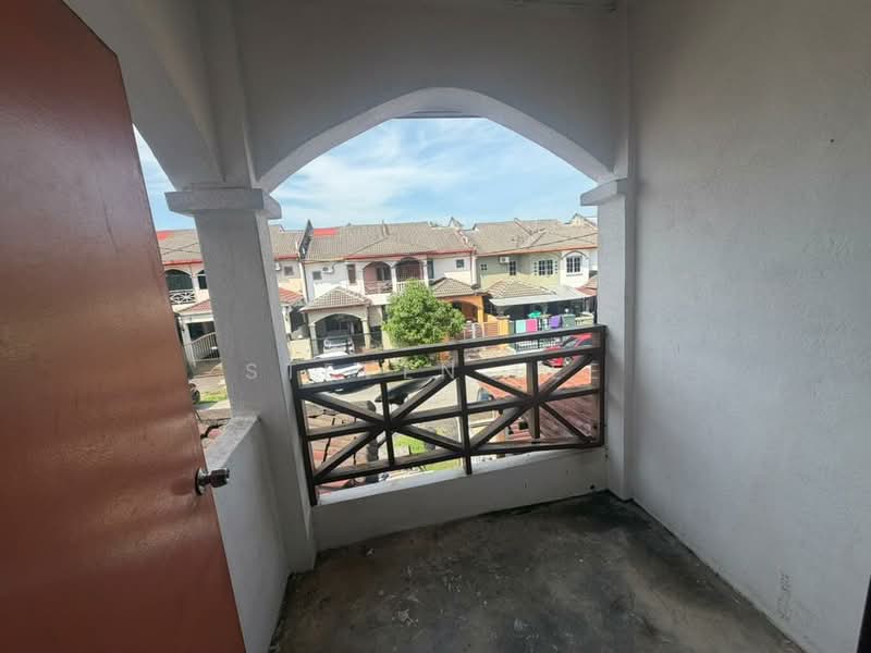 [20x70] 2 Storey Terrace House, Taman Anggerik, Bukit Beruntung, Rawang untuk Untuk Dijual - RM 288,000, Mac 2026 - Balcony - PropertyGuru.com.my