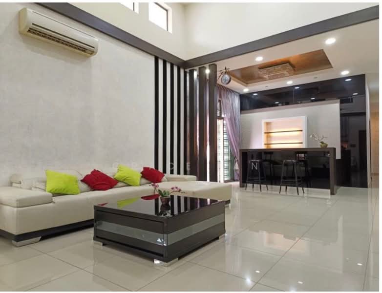 Semi-Detached House for Rent in Taman Kluang Setia (Kluang) - Grace Fan - Living Room - PropertyGuru.com.my