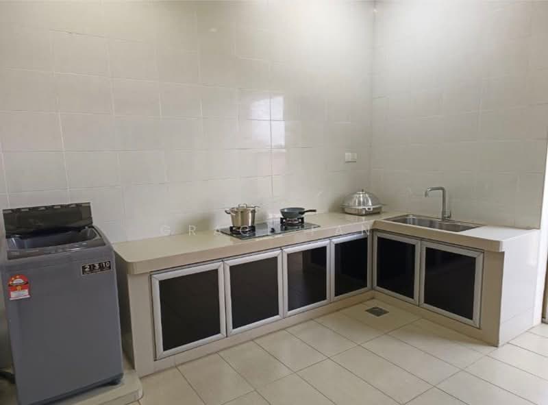 Semi-Detached House for Rent in Taman Kluang Setia (Kluang) - Grace Fan - Kitchen - PropertyGuru.com.my