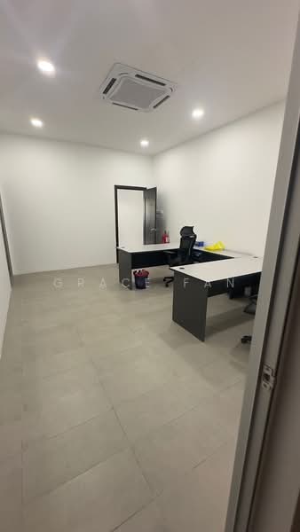 Kedai / Pejabat untuk Disewa di Taman Tasik Indah (Kluang) - Grace Fan - Interior - PropertyGuru.com.my