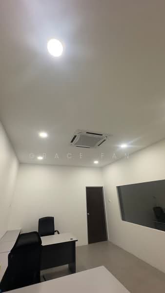 Kedai / Pejabat untuk Disewa di Taman Tasik Indah (Kluang) - Grace Fan - Interior - PropertyGuru.com.my