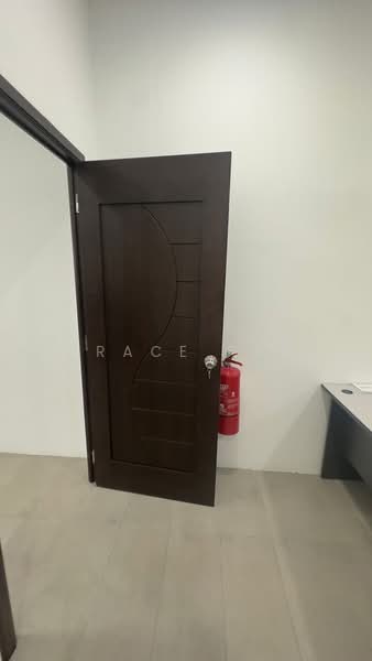 Kedai / Pejabat untuk Disewa di Taman Tasik Indah (Kluang) - Grace Fan - Interior - PropertyGuru.com.my