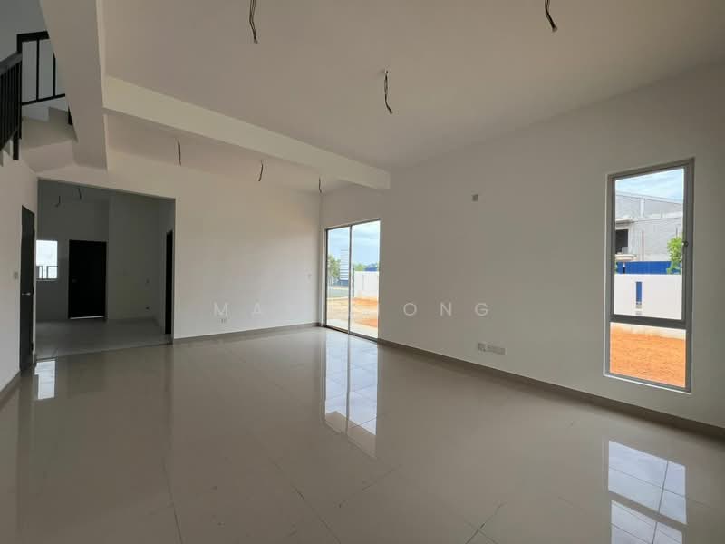 2-storey Terraced House for Sale in Taman Sari Alamanda (Serendah) - May Liong - Living Room - PropertyGuru.com.my