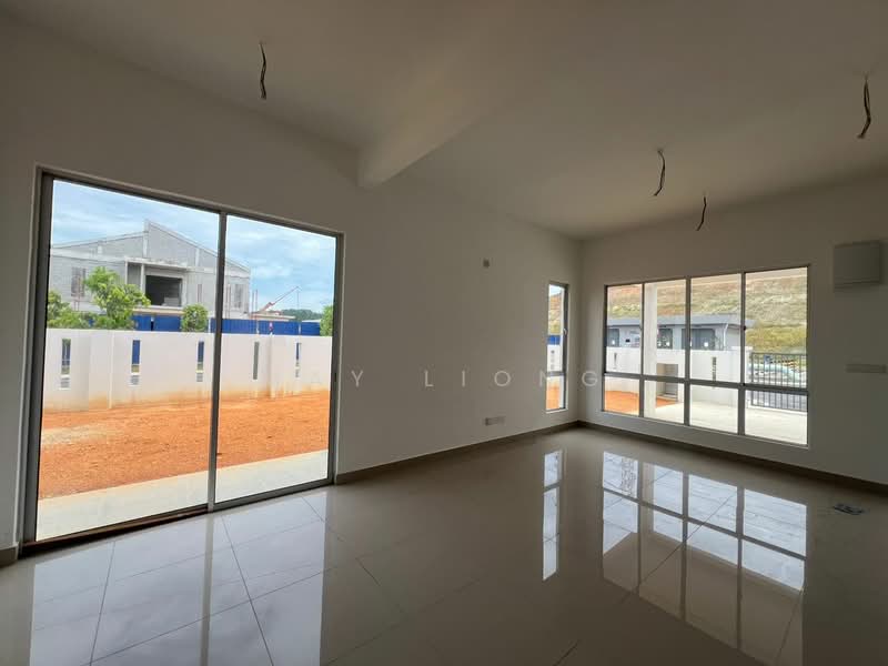 2-storey Terraced House for Sale in Taman Sari Alamanda (Serendah) - May Liong - Living Room - PropertyGuru.com.my